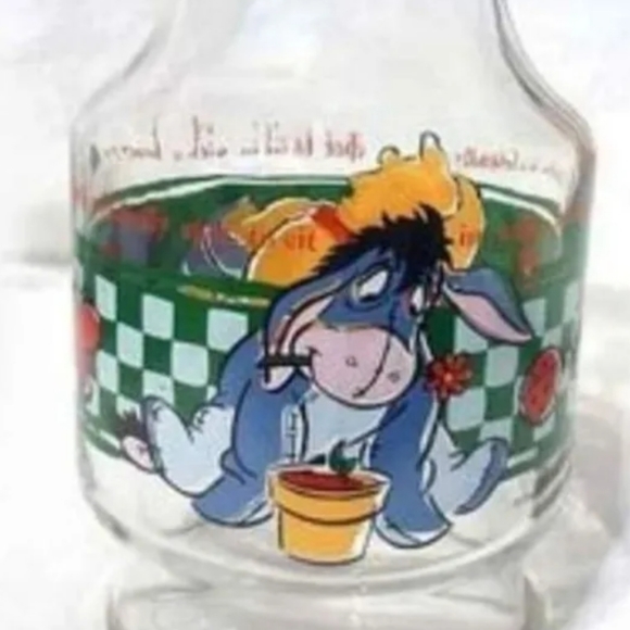 Winnie The Pooh and Eeyore Vintage Anchor Hocking Glass carafe - Picture 6 of 9